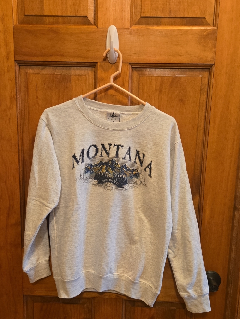Montana Mountain Graphic Crewneck Sweatshirt Light Gray Unisex
